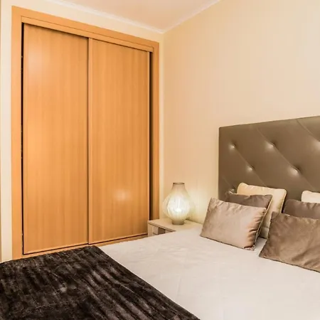 아파트 New !! Two Bedroom - Banda Musical Red *