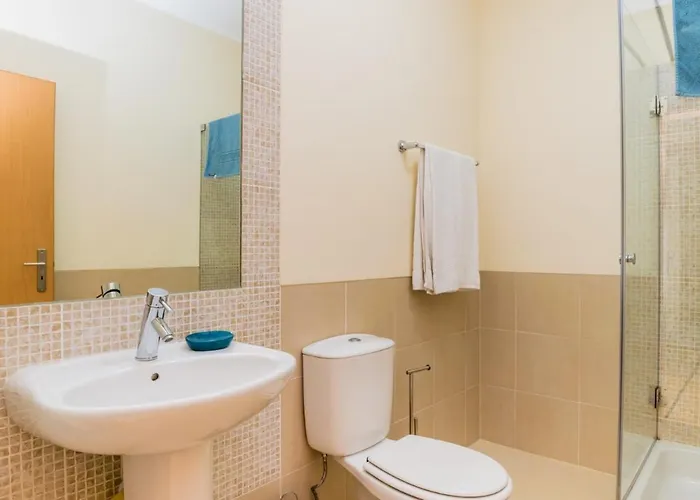 New !! Two Bedroom - Banda Musical Red *