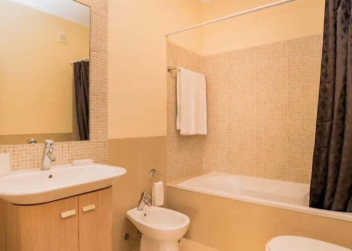 New !! Two Bedroom - Banda Musical Red 塔维拉